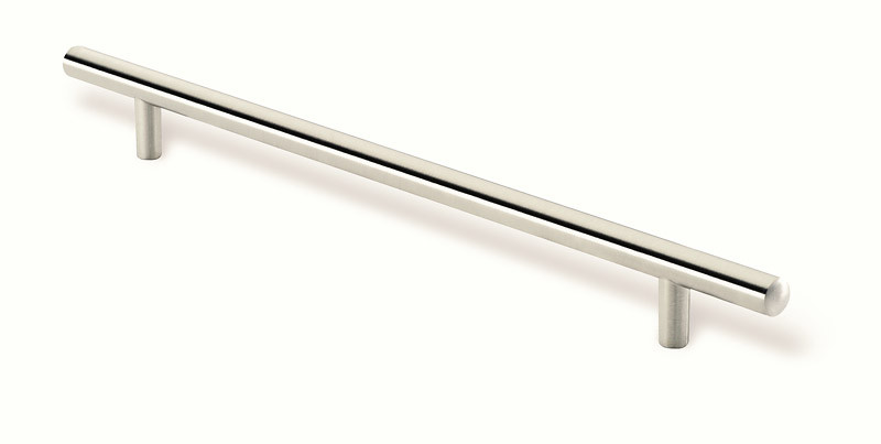 45-110 Siro Designs European Railing - 559mm Bar Pull in Fine Brushed Nickel